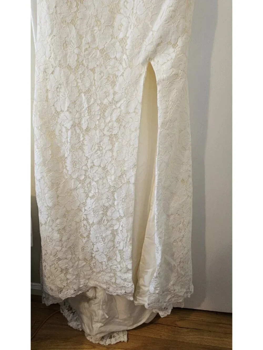 Elegant Wedding Dresses V-Neck Lace Applique Illusion Bridal Gowns Siren Trumpet